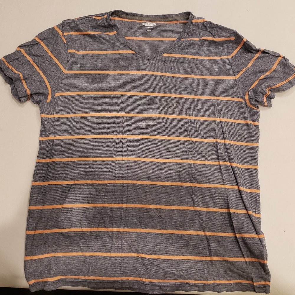 OLD NAVY SHORT SLEEVES V NECK SHIRT SIZE L GREY WITH PINK STRIPES